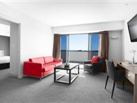 Melrose Suite Lounge - Mantra Melbourne Airport Hotel
