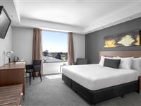 Deluxe Studio Bedroom-Mantra Tullamarine Hotel